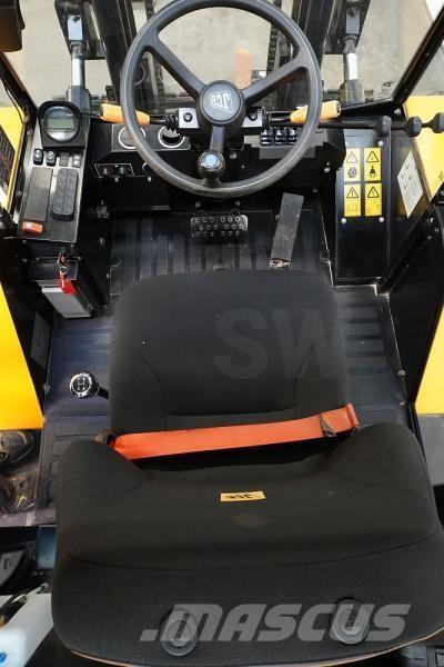 JCB 940-4 Навантажувачі підвищеної прохідності