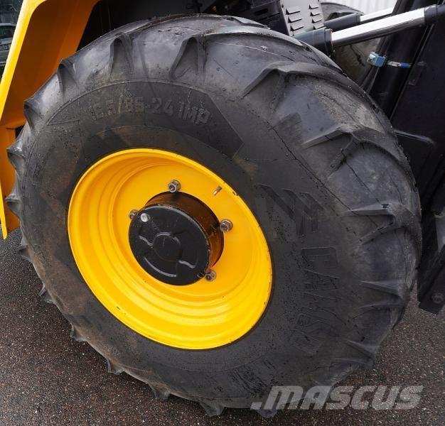JCB 940-4 Навантажувачі підвищеної прохідності