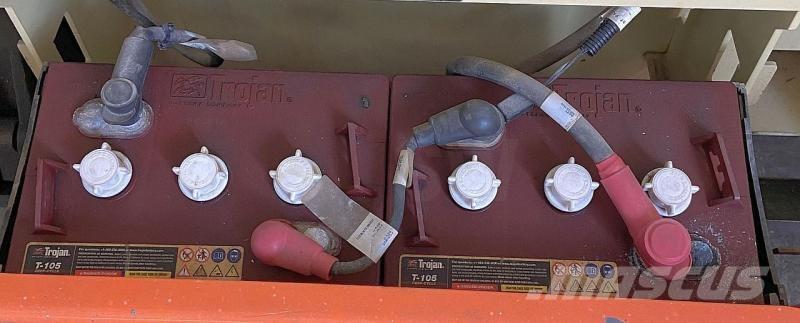 JLG 2030ES Колінчаті підйомники