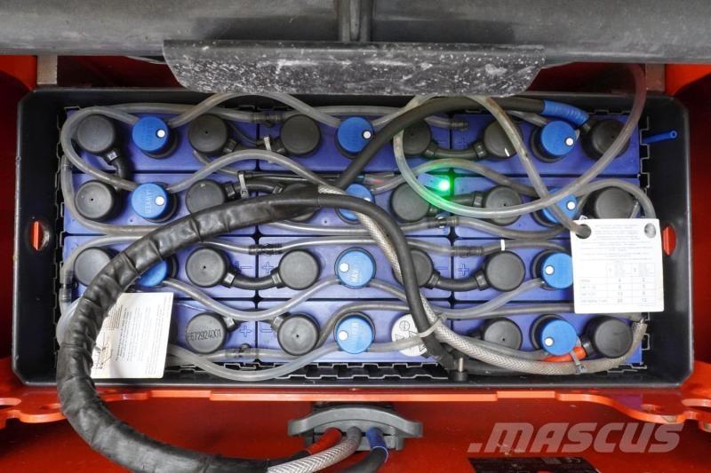 Linde D 12 133 Самохідні електроштабелери