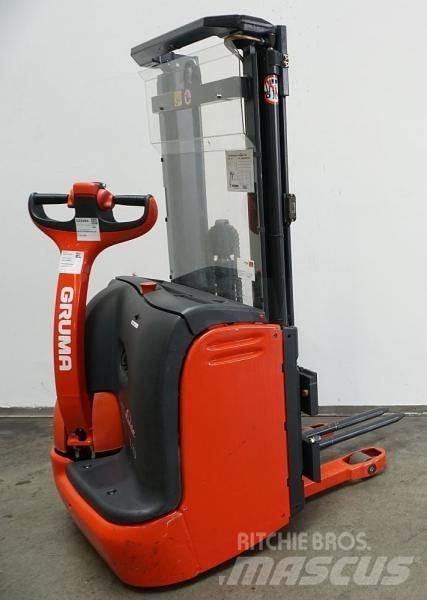 Linde L 10 379 Самохідні електроштабелери