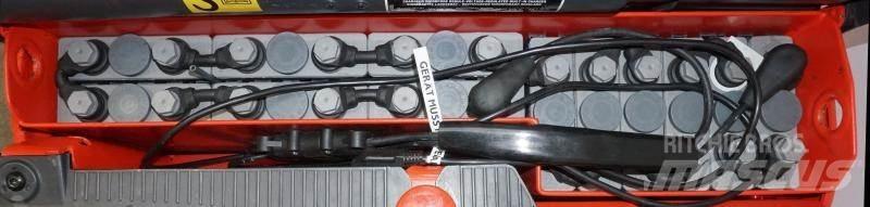 Linde L 10 379 Самохідні електроштабелери
