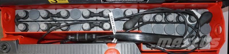 Linde L 10 379 Самохідні електроштабелери