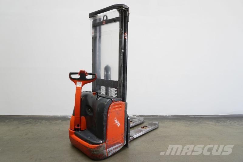 Linde L 12 379 Самохідні електроштабелери