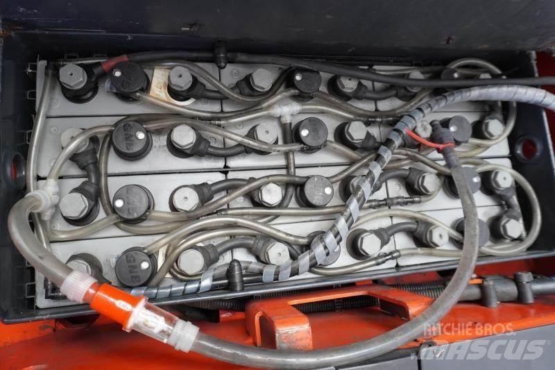 Linde L 14 372 Самохідні електроштабелери