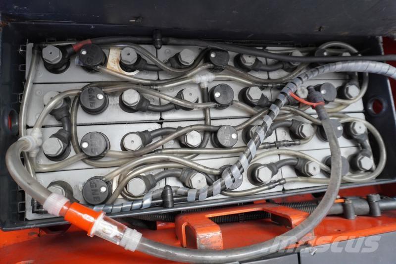 Linde L 14 372 Самохідні електроштабелери