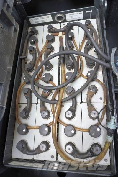 Linde N 20 132 Підбирачі замовлень з нижніх ярусів