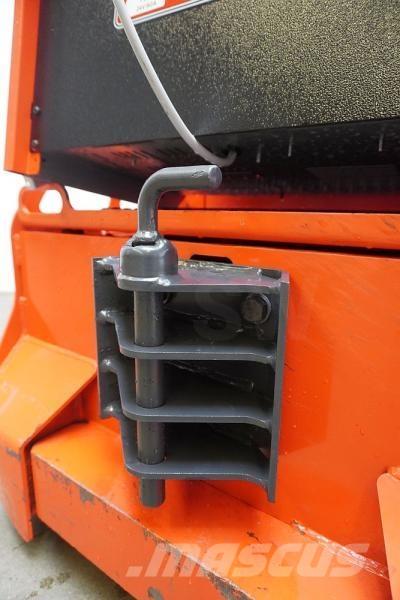 Linde P 30 132 Тягачі колісні