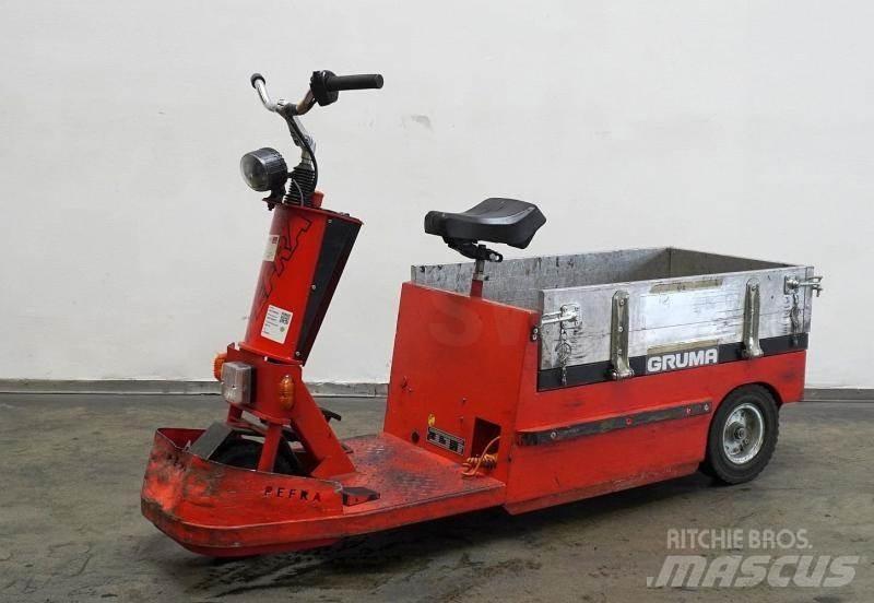 Pefra EFW508 Тягачі колісні