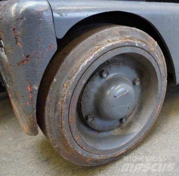 Toyota 6FBRE12 Річ-трак із високим підйомом