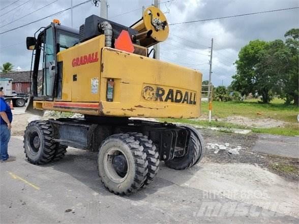 Gradall XL3300 V Колісні екскаватори