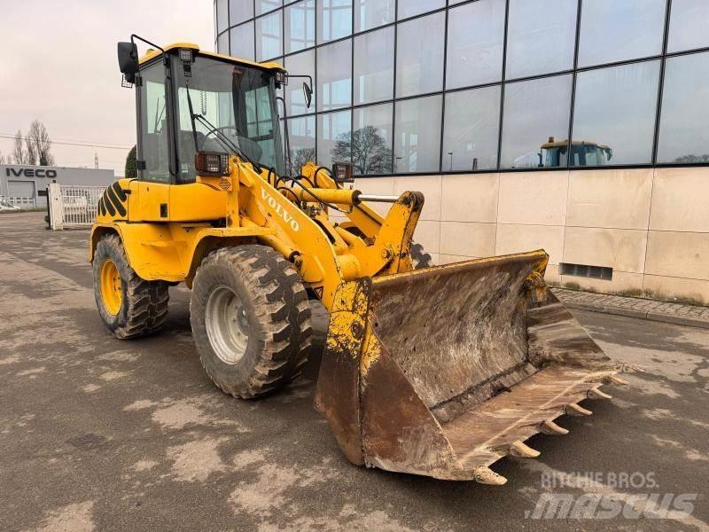 Volvo L 35 BZ Фронтальні навантажувачі