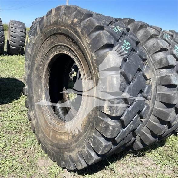 Maxim 20.5X25 Шини