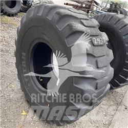 Titan 23.5x25 Шини