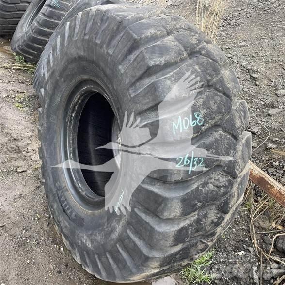 Titan 23.5x25 Шини