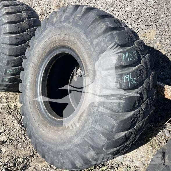 Titan 23.5x25 Шини