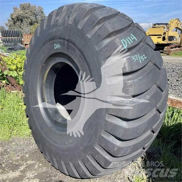 Titan 29.5x25 Шини