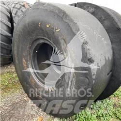 Toyo 26.5X25 Шини