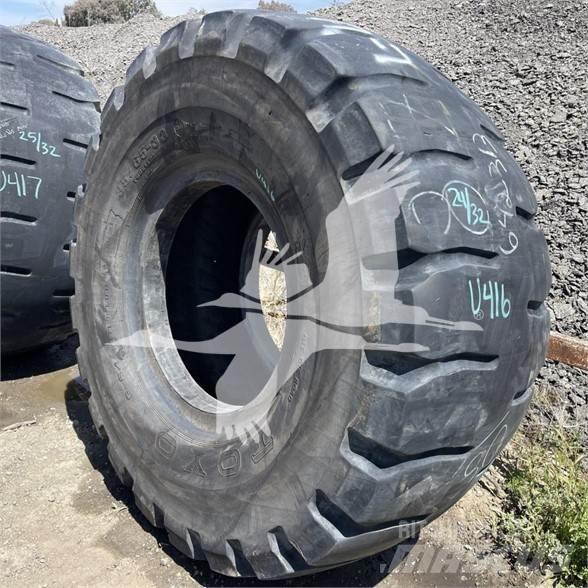 Toyo 35/65x33 Шини