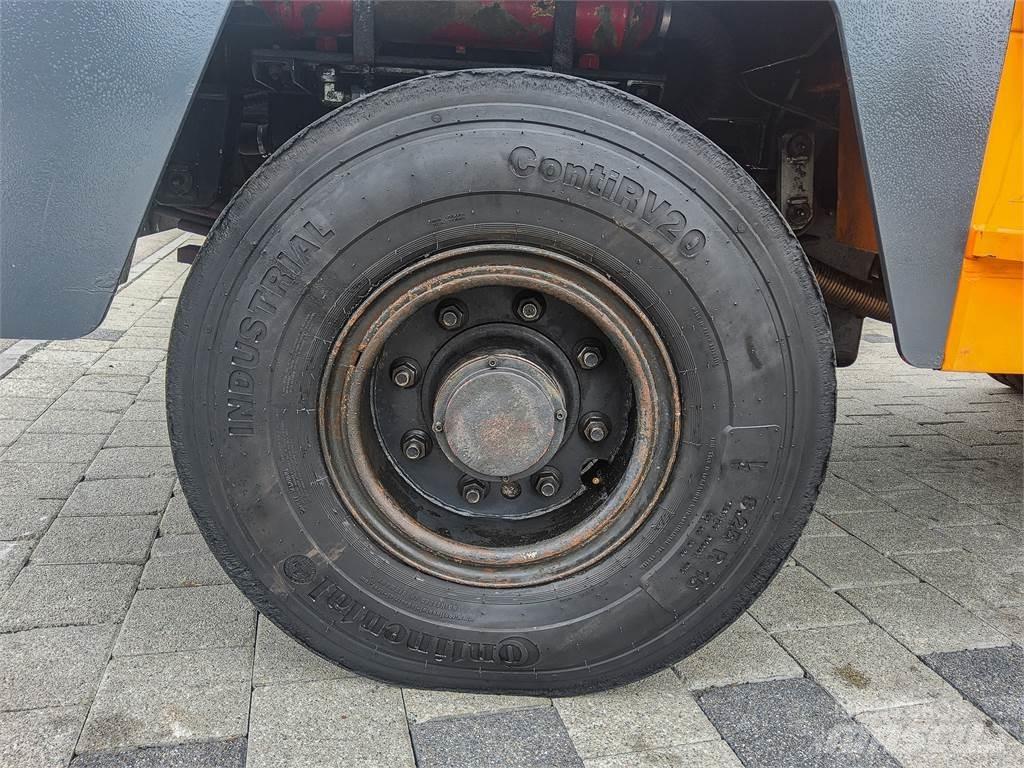  ATA 8500 4x4 Тягачі колісні