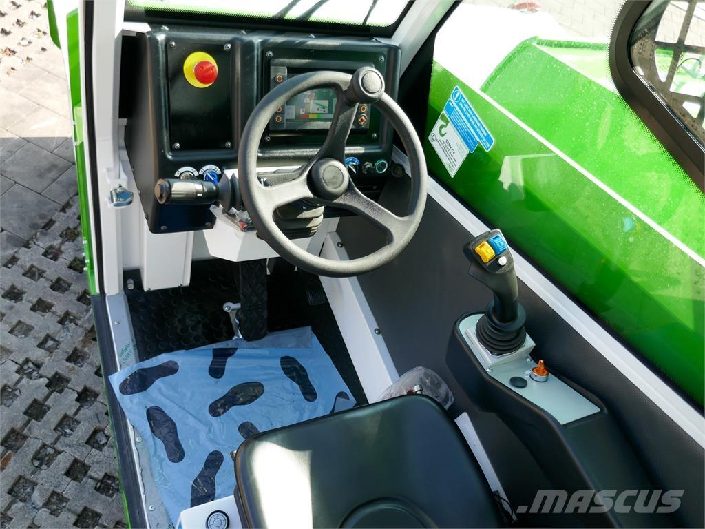 JMG MC 110 Телескопічні навантажувачі