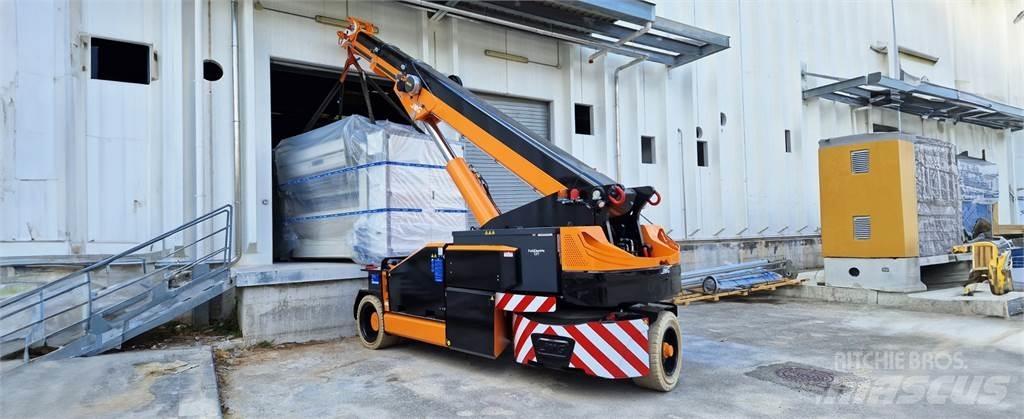 JMG MC 250S Телескопічні навантажувачі