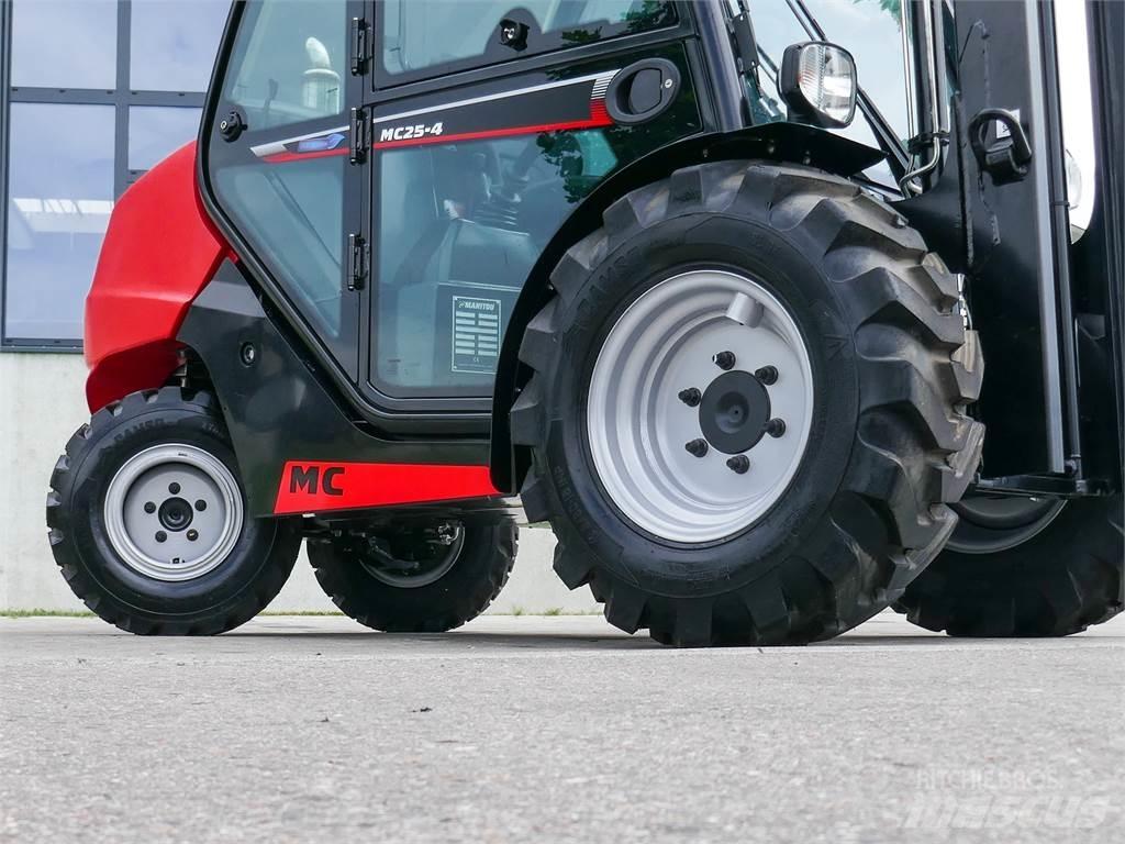 Manitou MC 25-4 Навантажувачі підвищеної прохідності