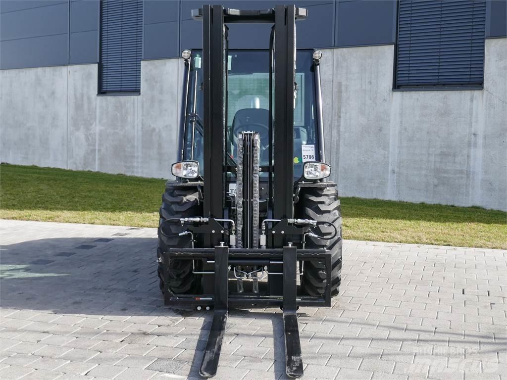 Manitou MC 25-4 Навантажувачі підвищеної прохідності