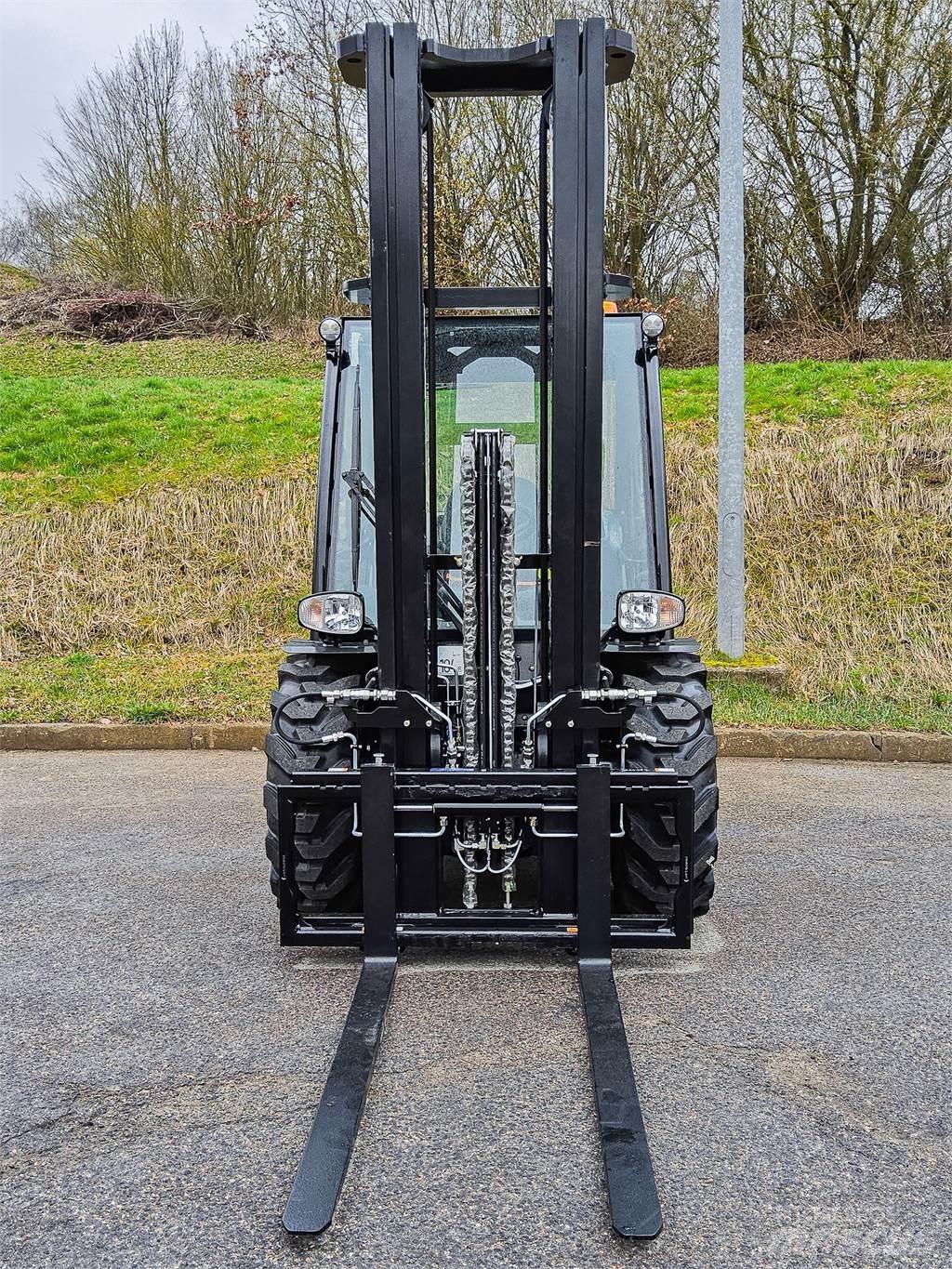 Manitou MC 30-4 Навантажувачі підвищеної прохідності