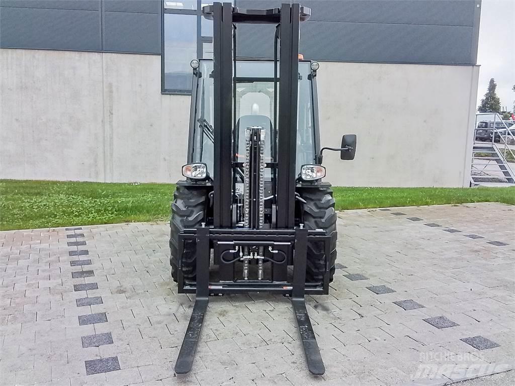 Manitou MC 30-4 Навантажувачі підвищеної прохідності