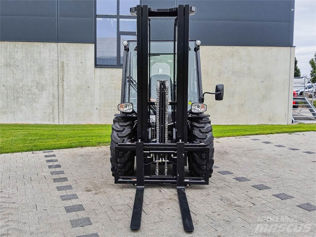 Manitou MC 30-4 Навантажувачі підвищеної прохідності