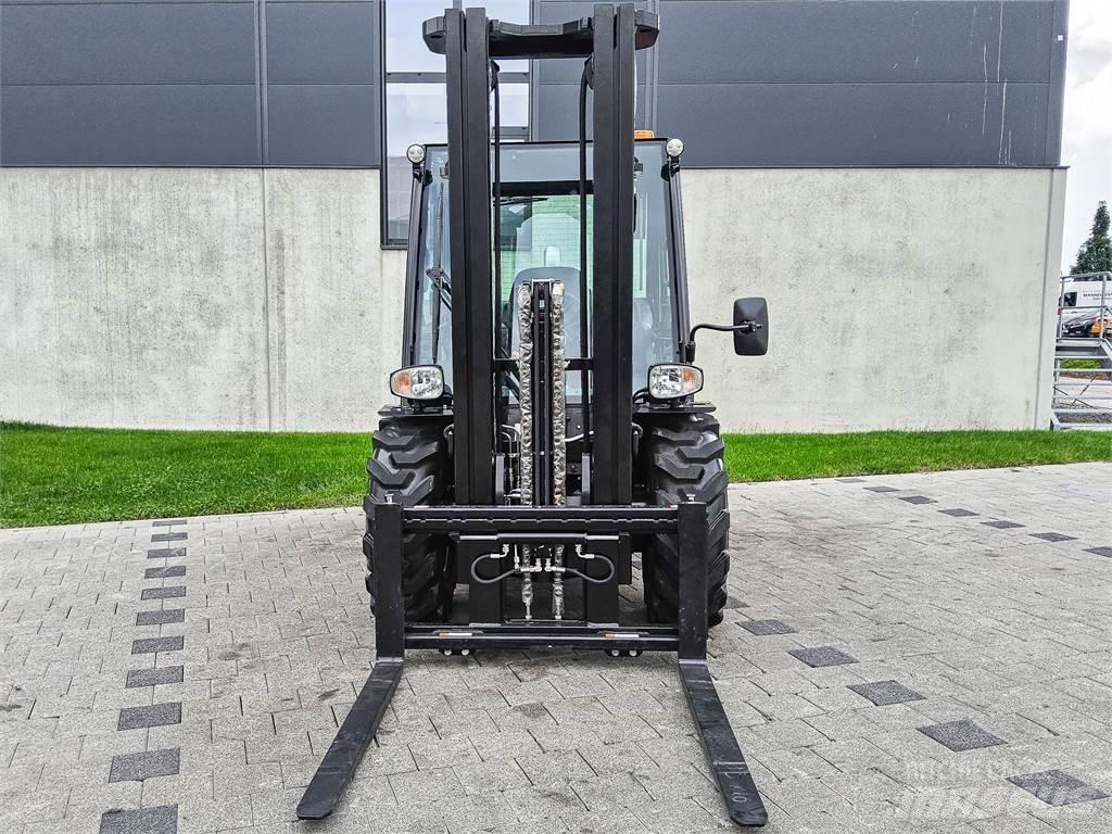 Manitou MC 30-4 Навантажувачі підвищеної прохідності