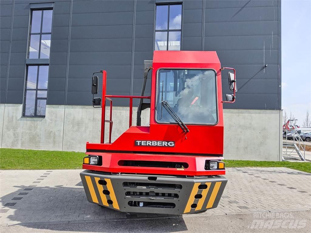 Terberg YT 220 Термінальні трактори