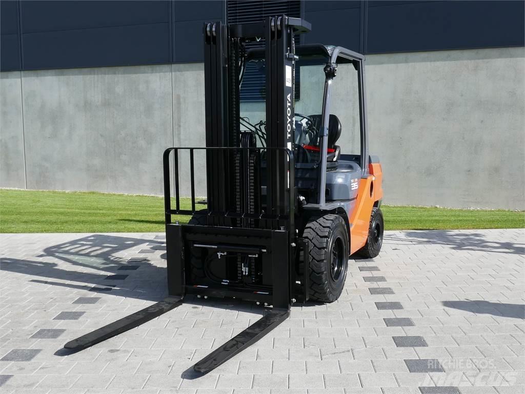 Toyota 52-8FDJF35 Дизельні навантажувачі