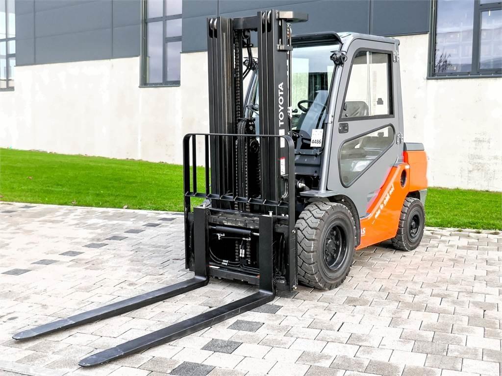 Toyota 52-8FDJF35 Дизельні навантажувачі