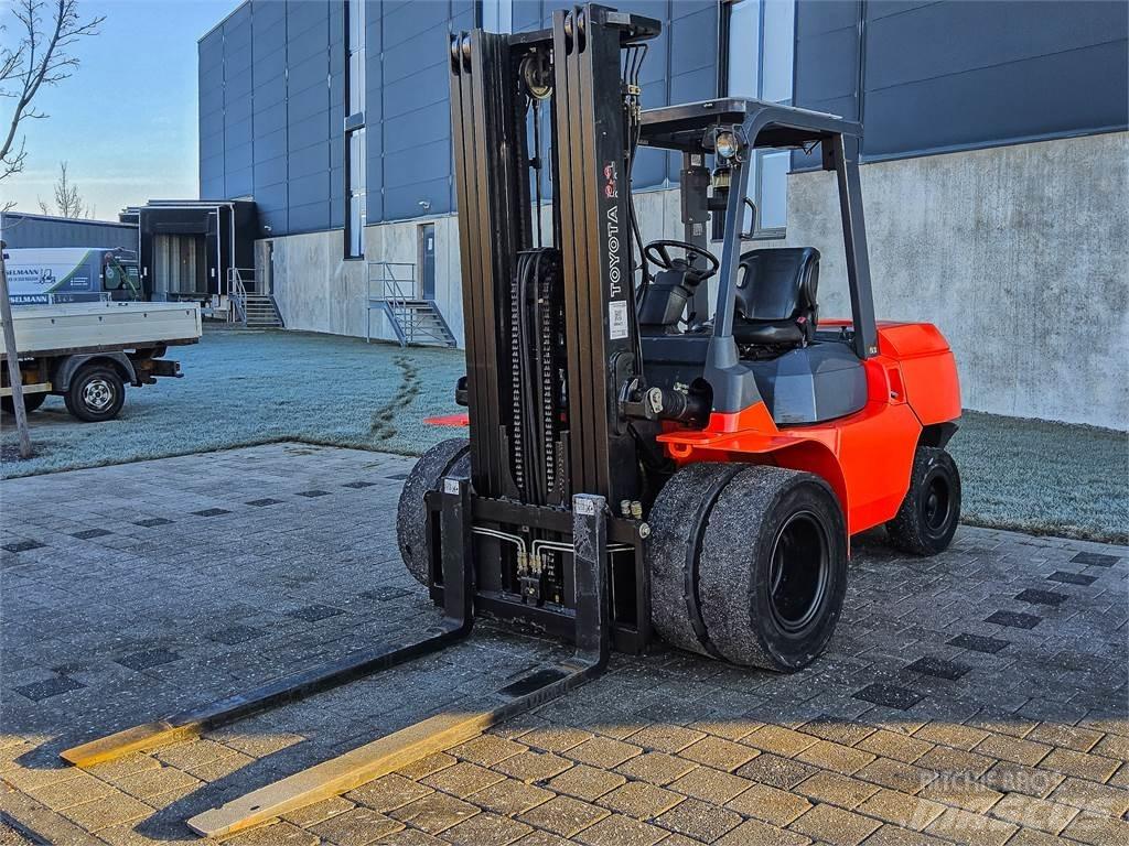 Toyota 7 FDU 45 Дизельні навантажувачі