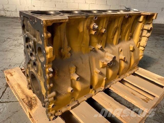 CAT C-15 Двигуни