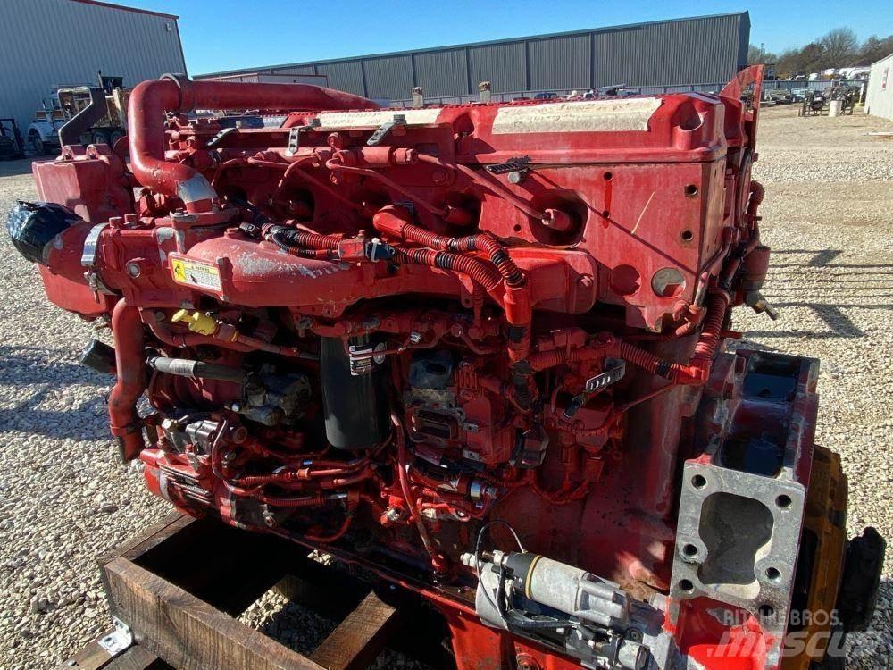 Cummins ISX15 Двигуни
