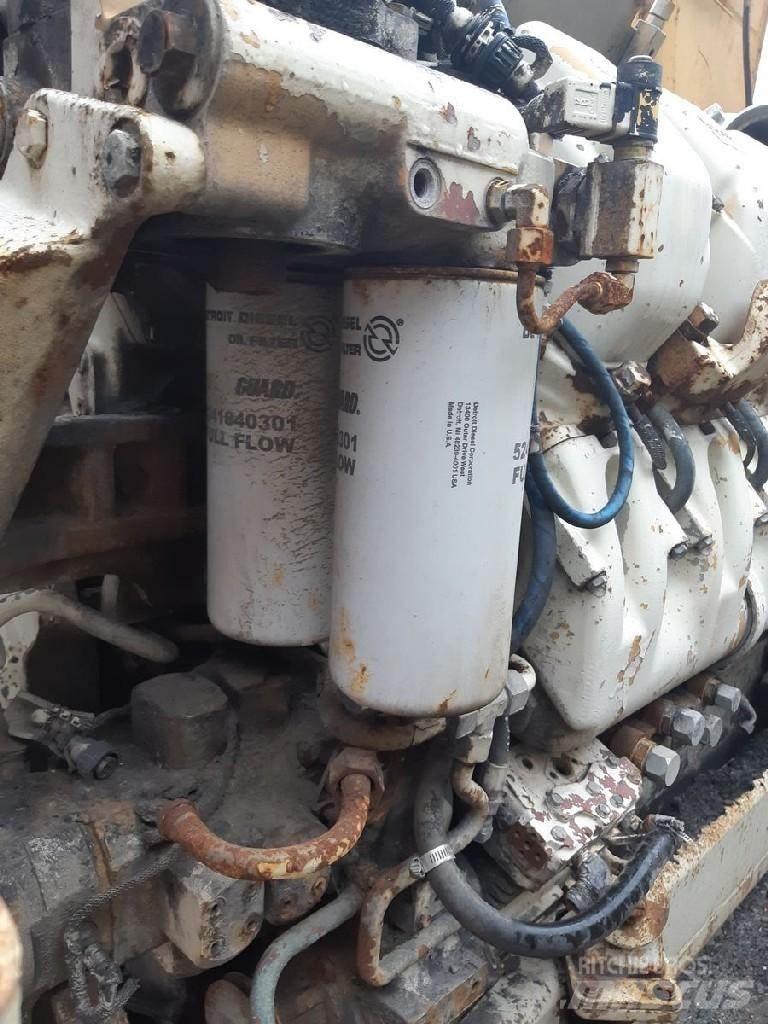 Komatsu 930E Двигуни