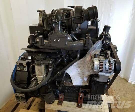 Komatsu S4D95LE-3 Двигуни