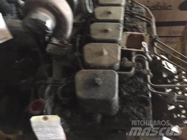 Komatsu SA6D102-1 Двигуни