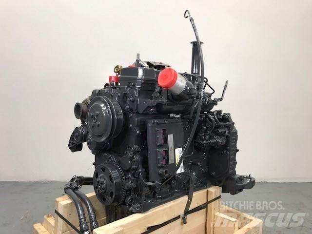 Komatsu SA6D107E Двигуни