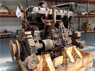 Komatsu SA6D125-2 Двигуни
