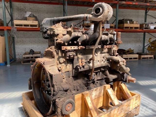 Komatsu SA6D125-2 Двигуни
