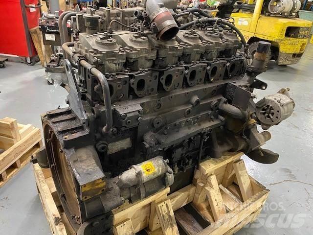 Komatsu SA6D125E-2 Двигуни