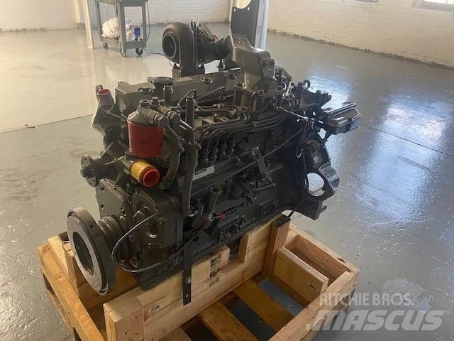 Komatsu SA6D95 Двигуни
