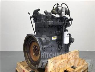 Komatsu SAA4D102E-2 Двигуни