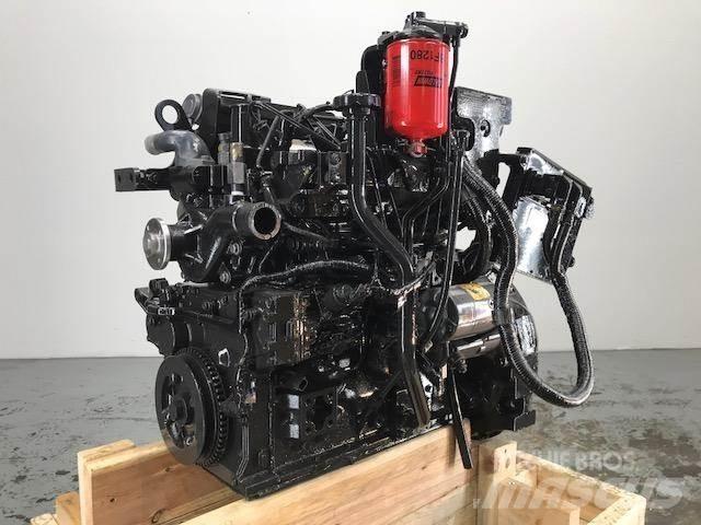 Komatsu SAA4D95-LE5 Двигуни