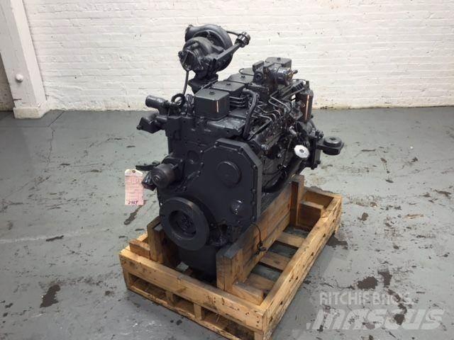 Komatsu SAA6D102 Двигуни