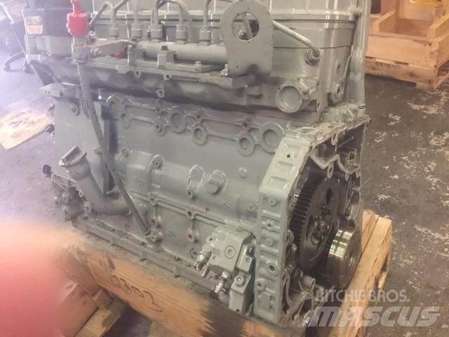 Komatsu SAA6D107E Двигуни